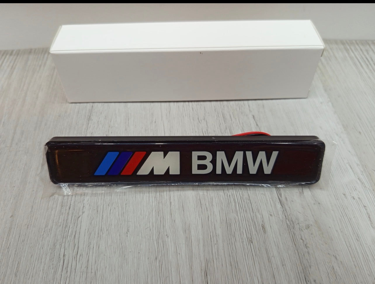 مصباح شبكة أمامي LED لسيارات BMW مقاس 16.3×2.9 سم، مصباح شعار مضيء LED لسلسلة 1 و3 و5 وX1 وX2 وX3 وX4 وX5 للزينة