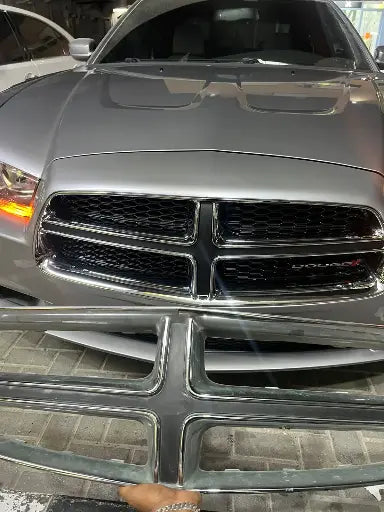 شبكة أمامية مطلية بالكروم تناسب سيارة دودج تشارجر موديلات 2011-2014 (CH1210109)